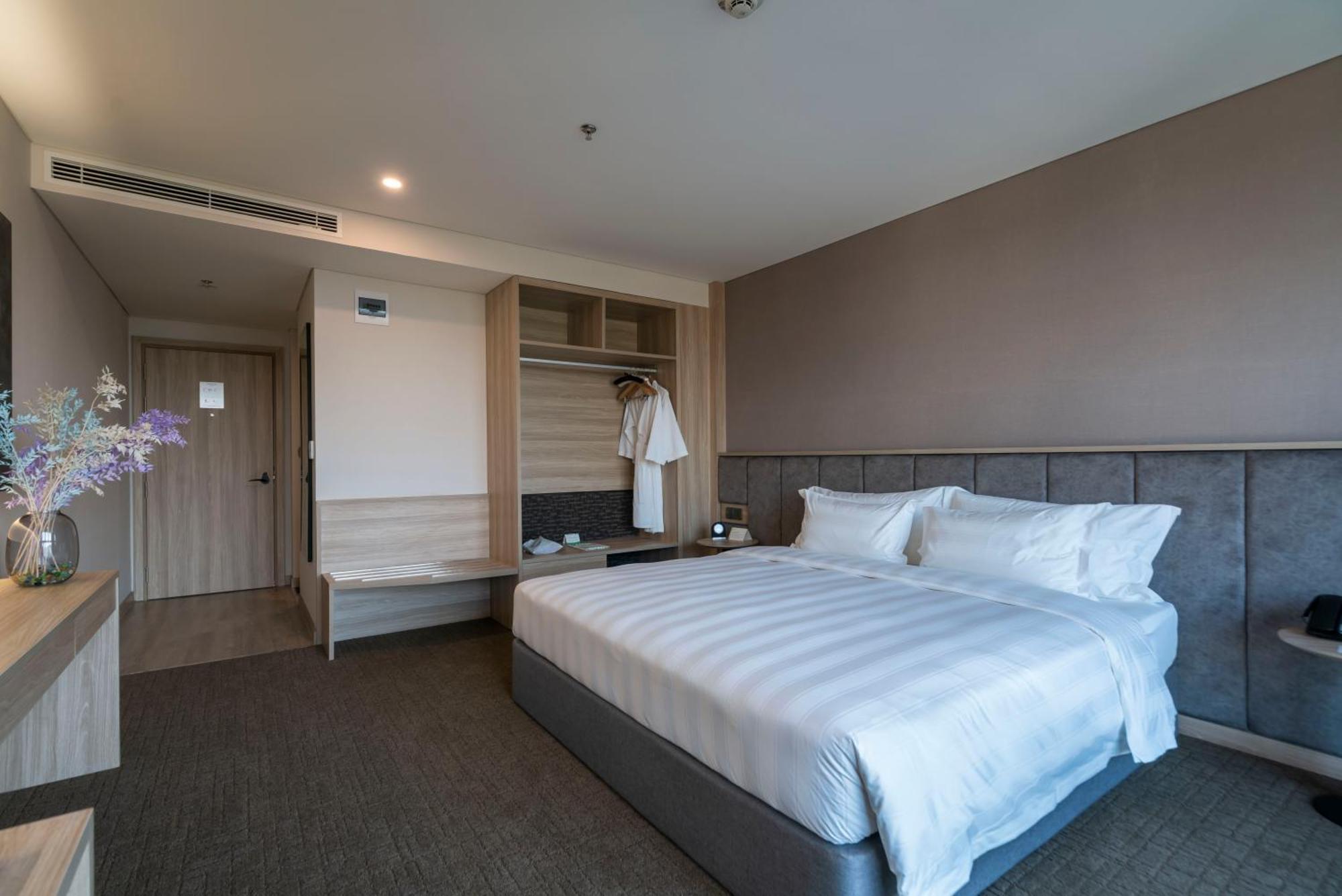 Wyndham Garden Legend Halong Hotel Ha Long Exterior photo